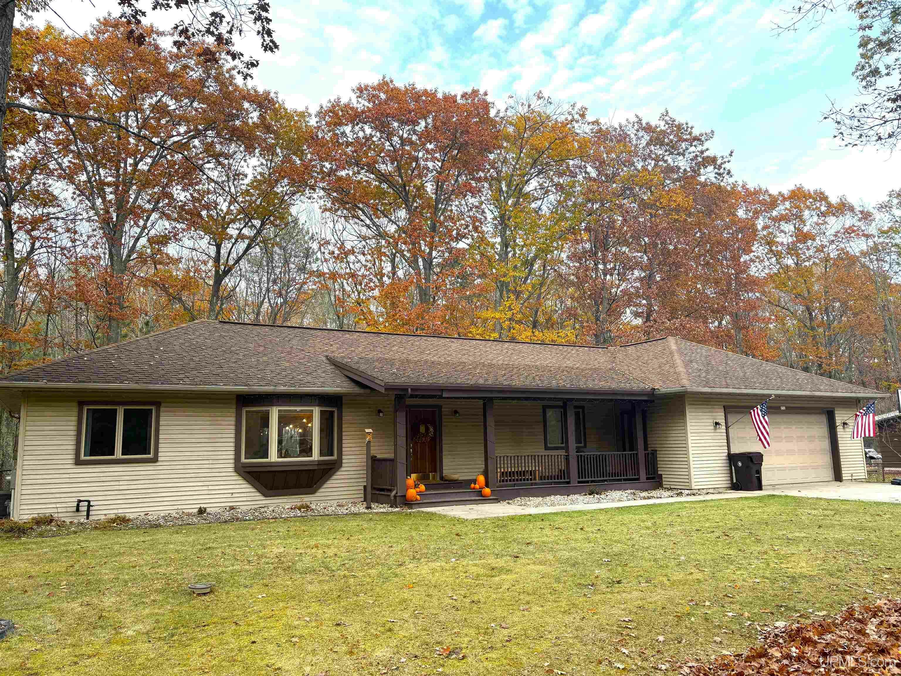 Property Photo:  6742 Oak Bluff 23.7 Drive  MI 49837 