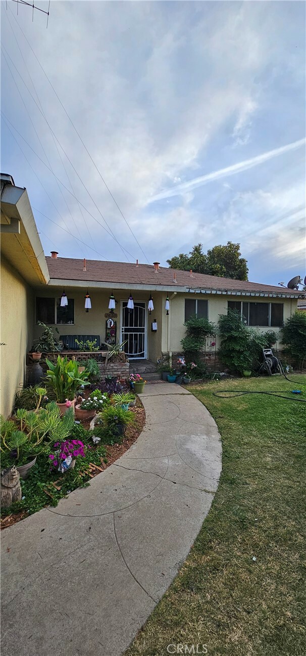 Property Photo:  1430 Queens Circle  CA 95340 