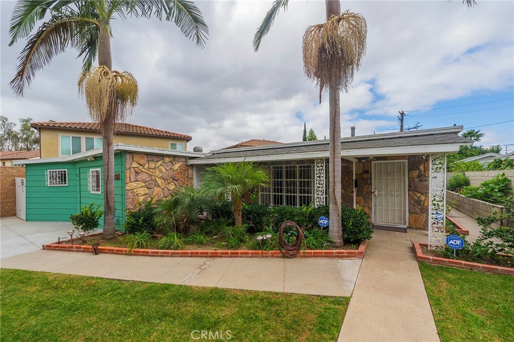 Property Photo:  4761 Daisy Avenue  CA 90805 