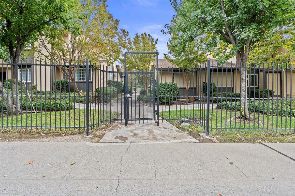 Property Photo:  5010 Hackberry Lane  CA 95841 