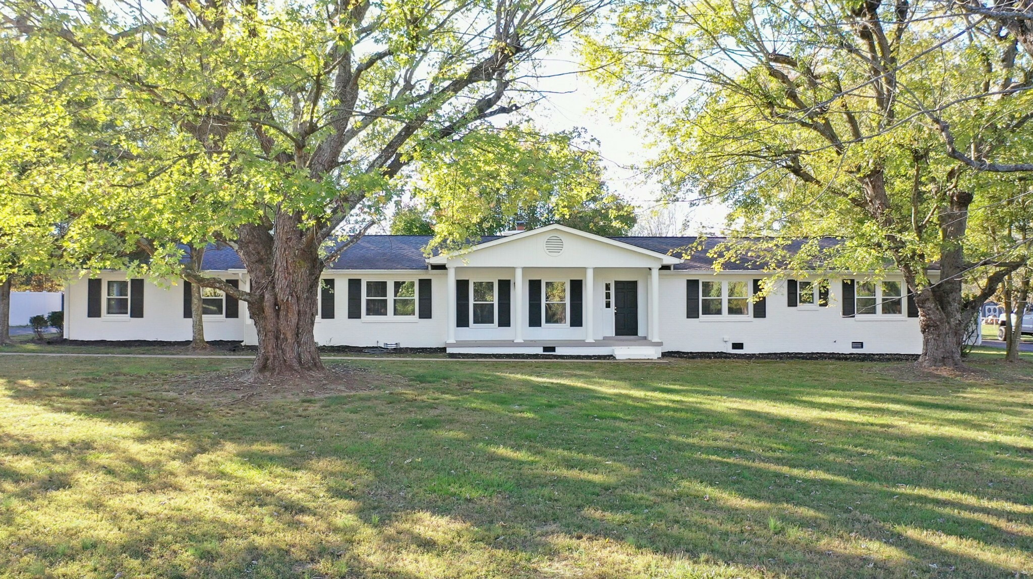 Property Photo:  1409 Country Club Dr  TN 37388 