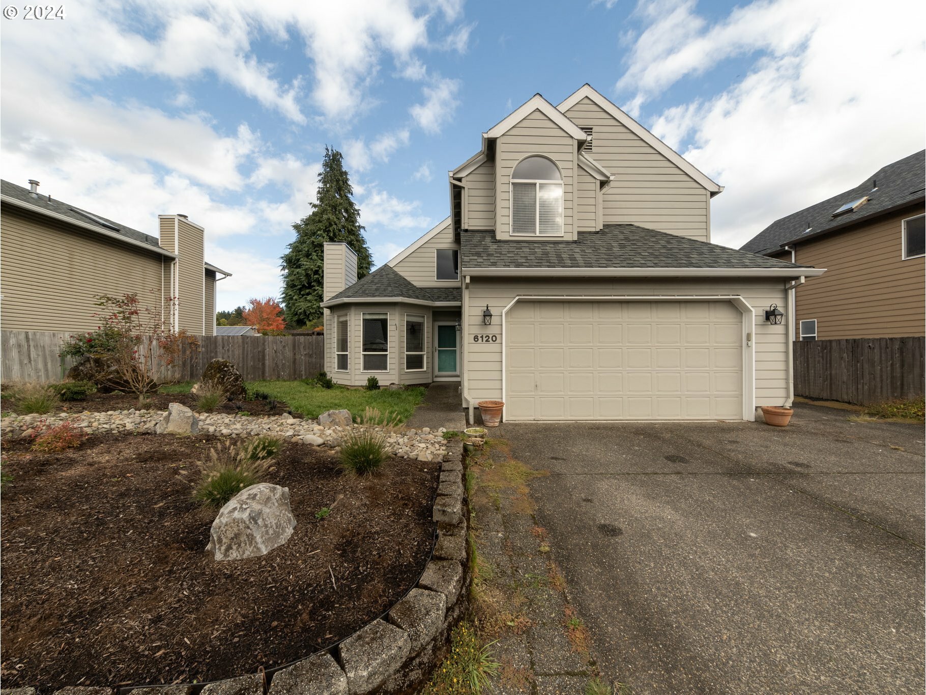 Property Photo:  6120 Lynne Ct  OR 97027 