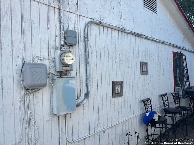 Property Photo:  237 Juanita Ave  TX 78237 