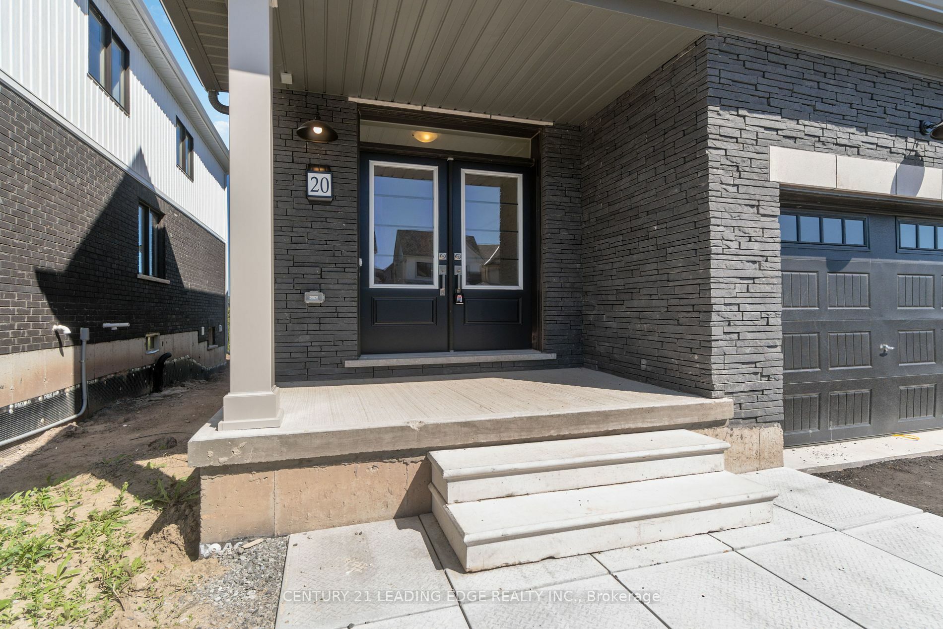 Property Photo:  20 Aviron Cres  ON L3B 0M3 