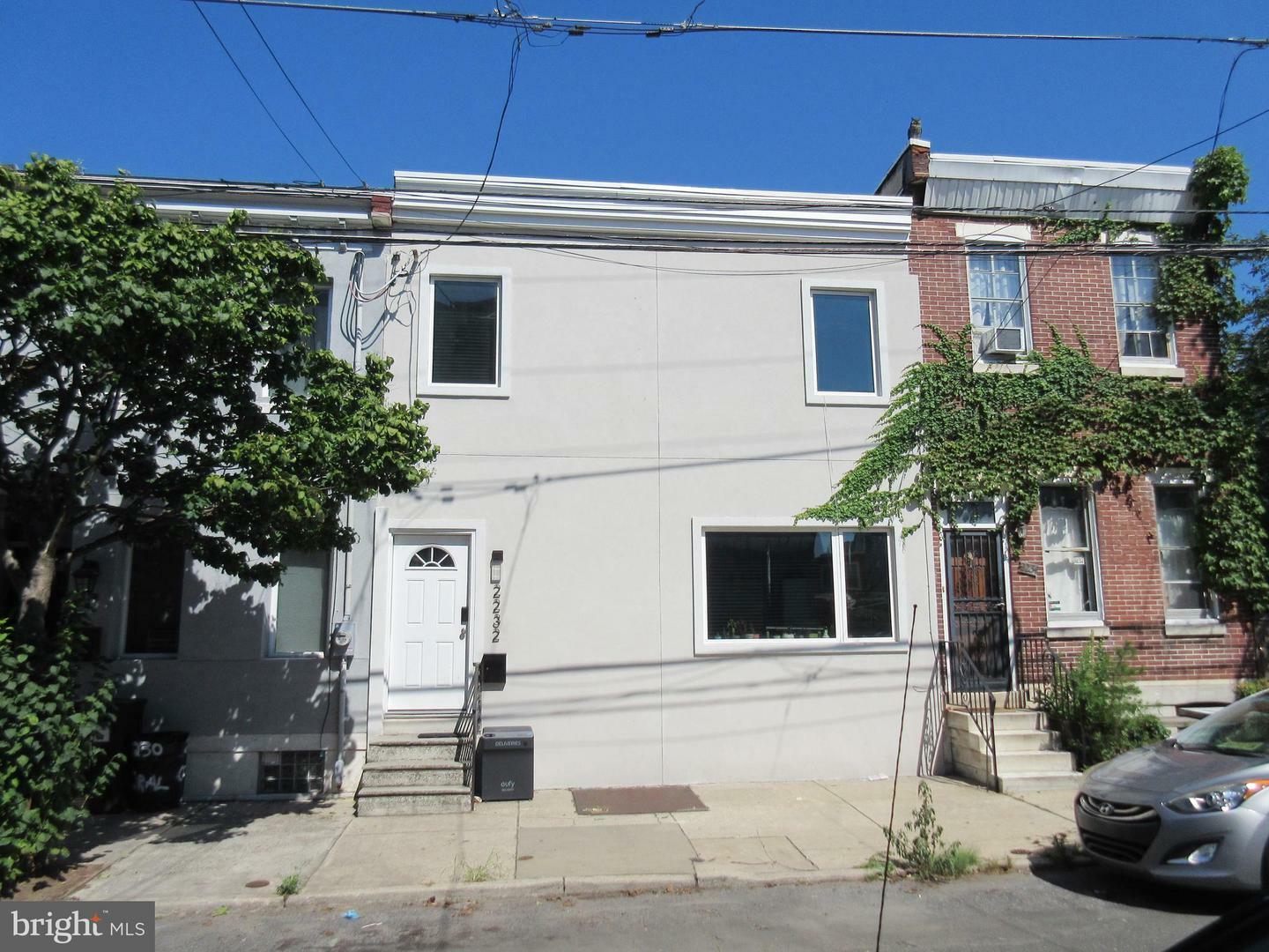 2232 Coral Street  Philadelphia PA 19125 photo