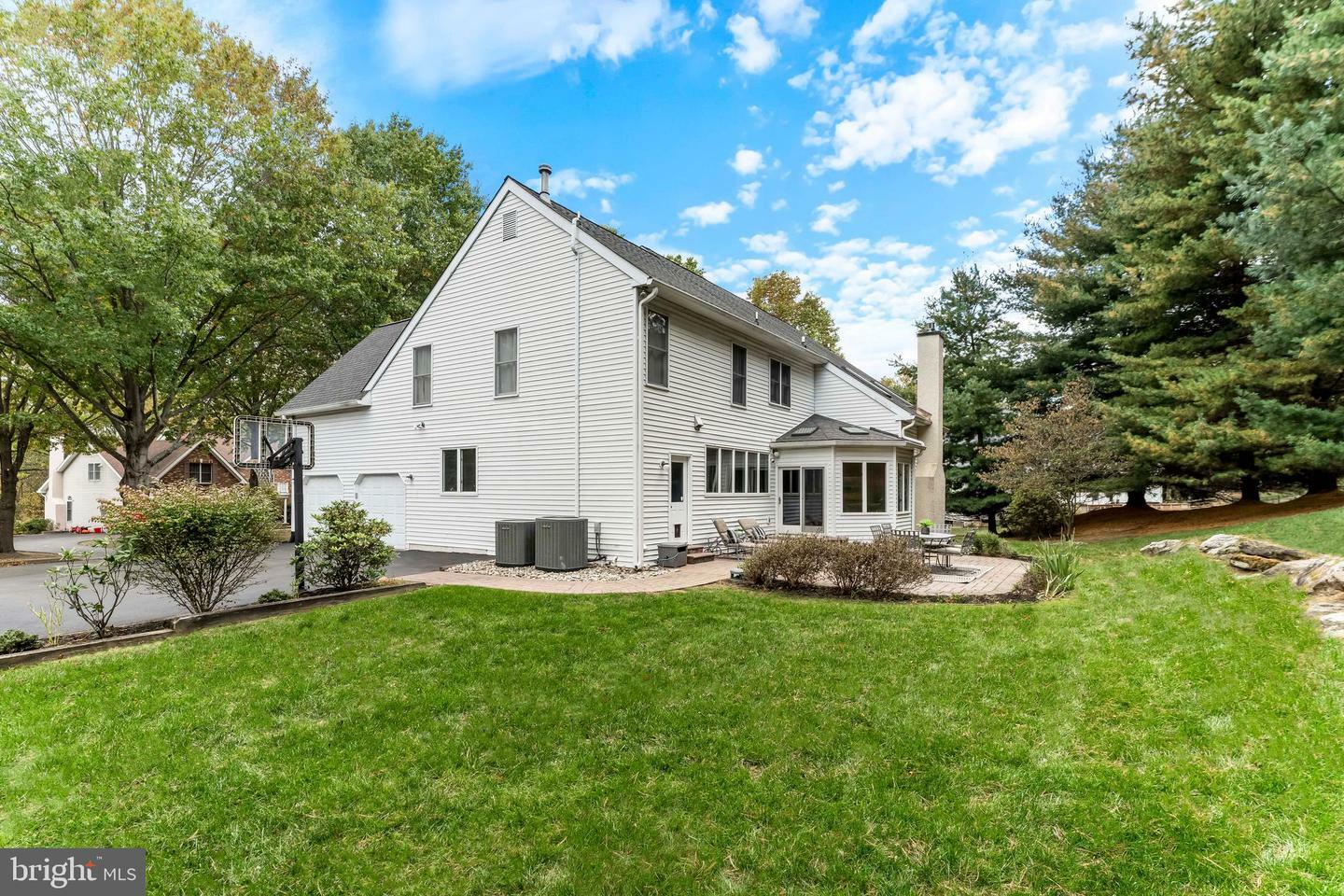 Property Photo:  83 Old Mill Drive  PA 19063 