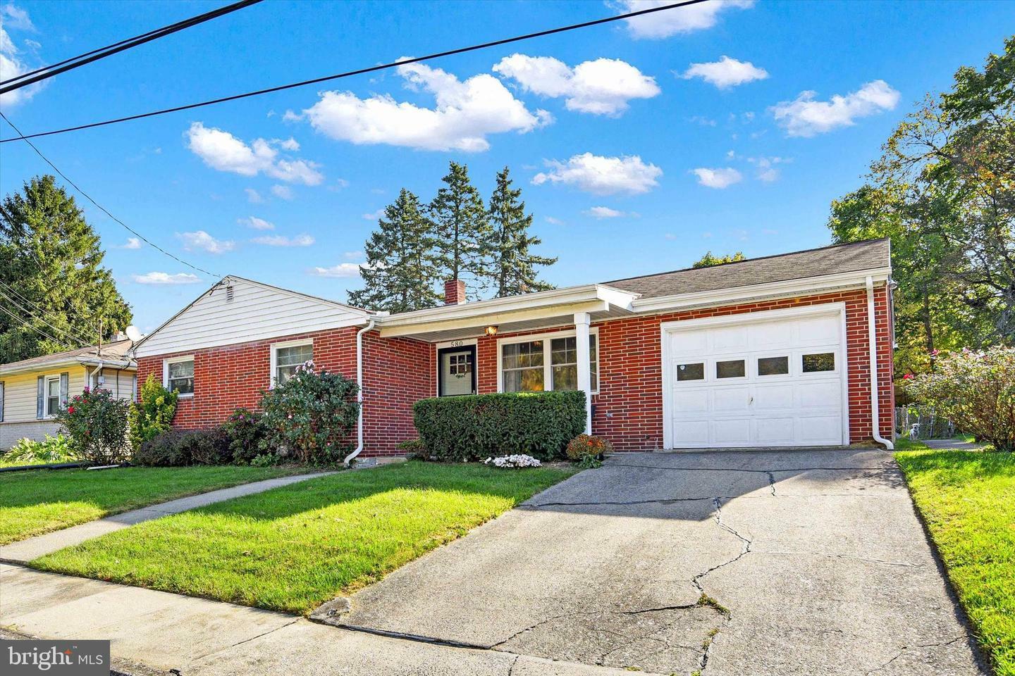 Property Photo:  580 Bessemer Street  PA 17113 