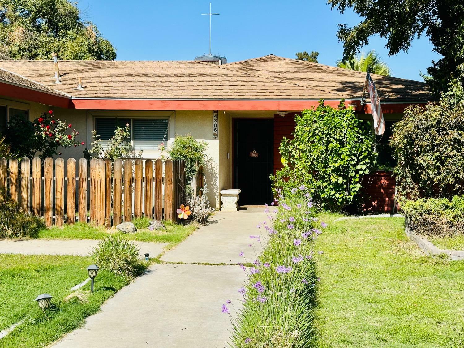 Property Photo:  4306 Posada Avenue  CA 93309 