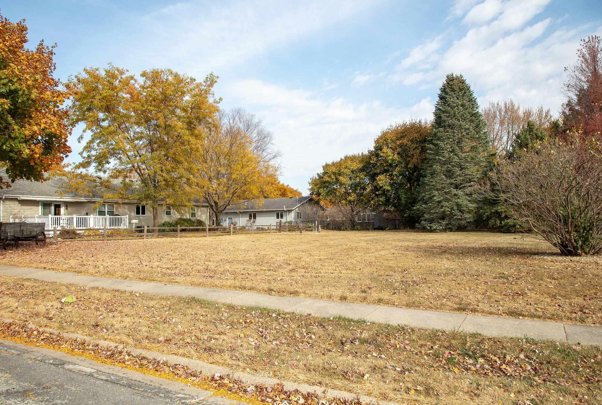 Property Photo:  Willow Circle  IA 50677 