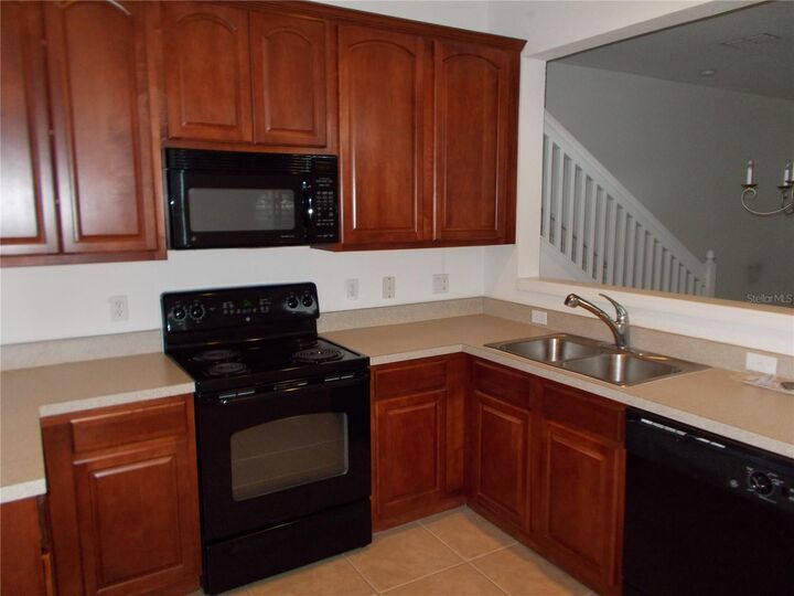 Property Photo: 998 Enclair Street FL 32828