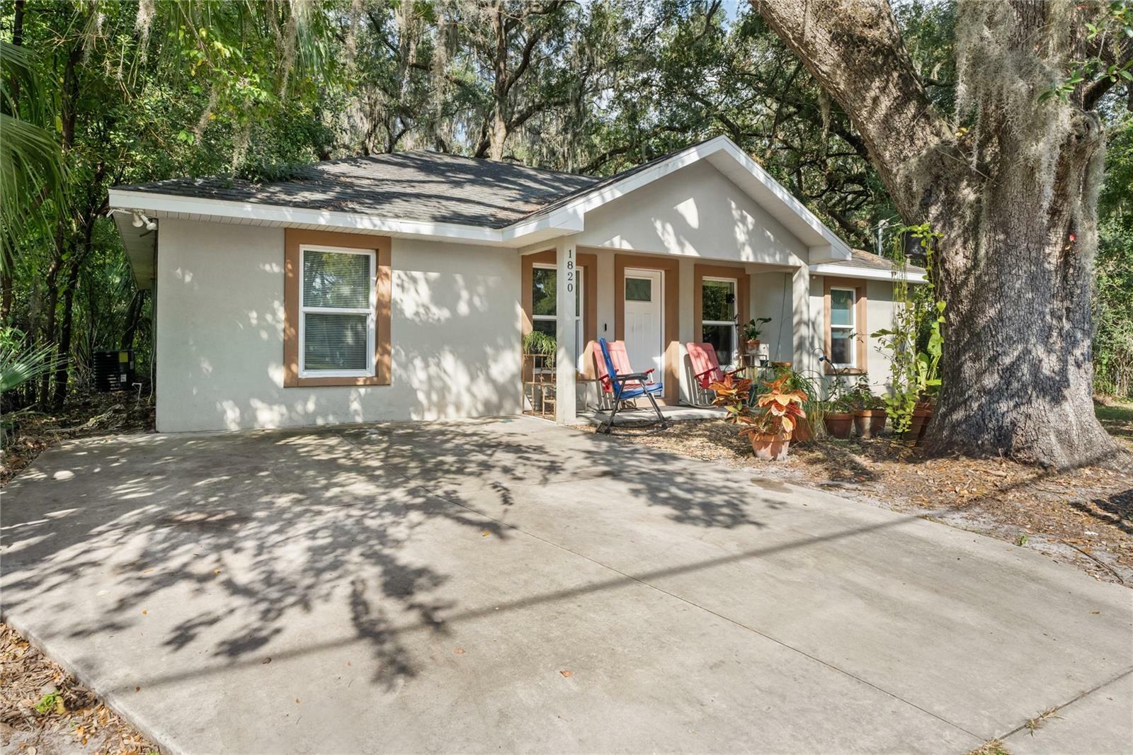 Property Photo:  1820 E University Avenue  FL 32641 