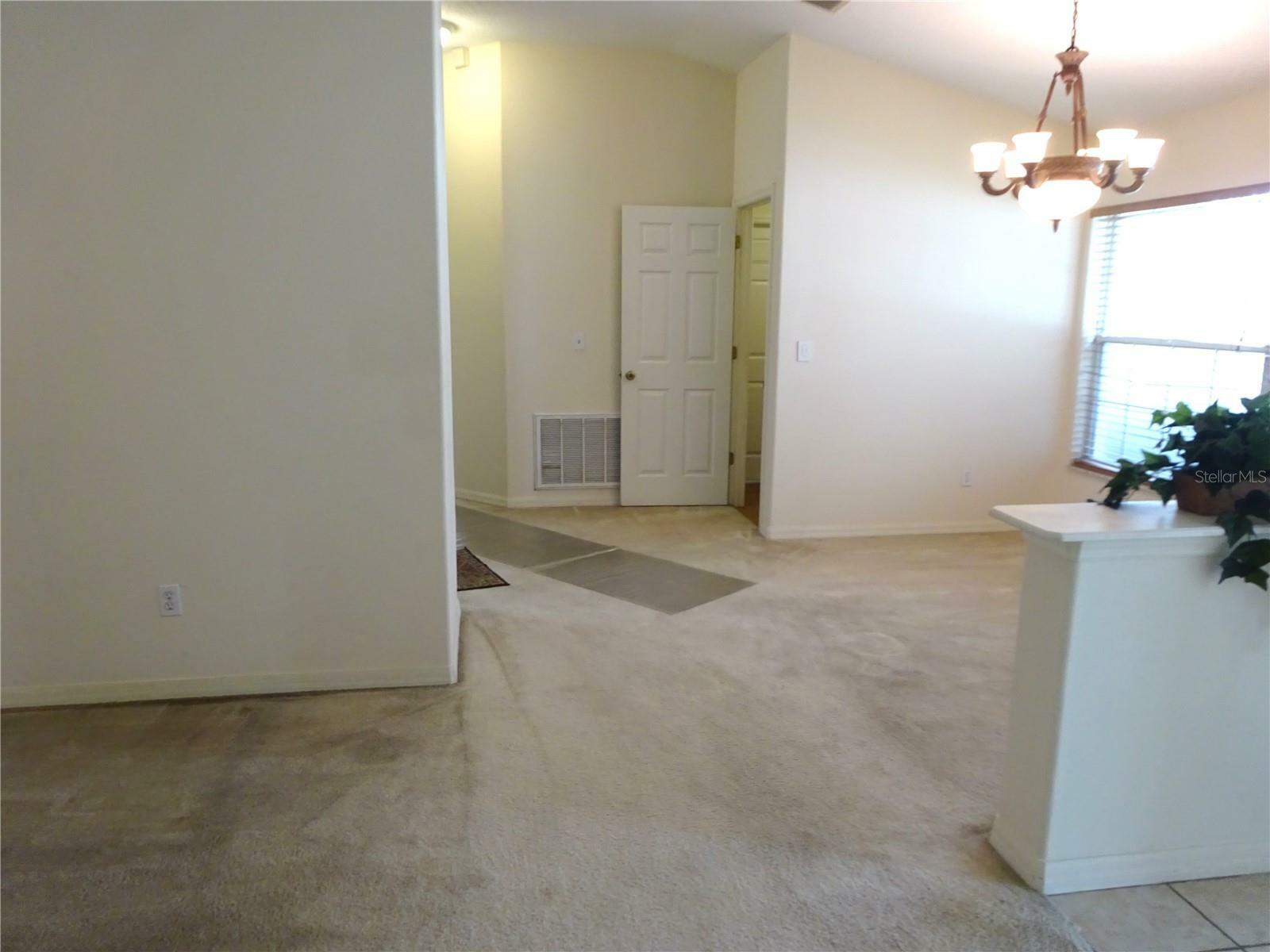 Property Photo: 721 Willow Run Street FL 34715