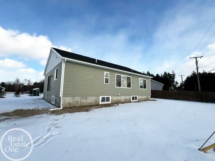 Property Photo:  2011 E Edward Lane  MI 48074 