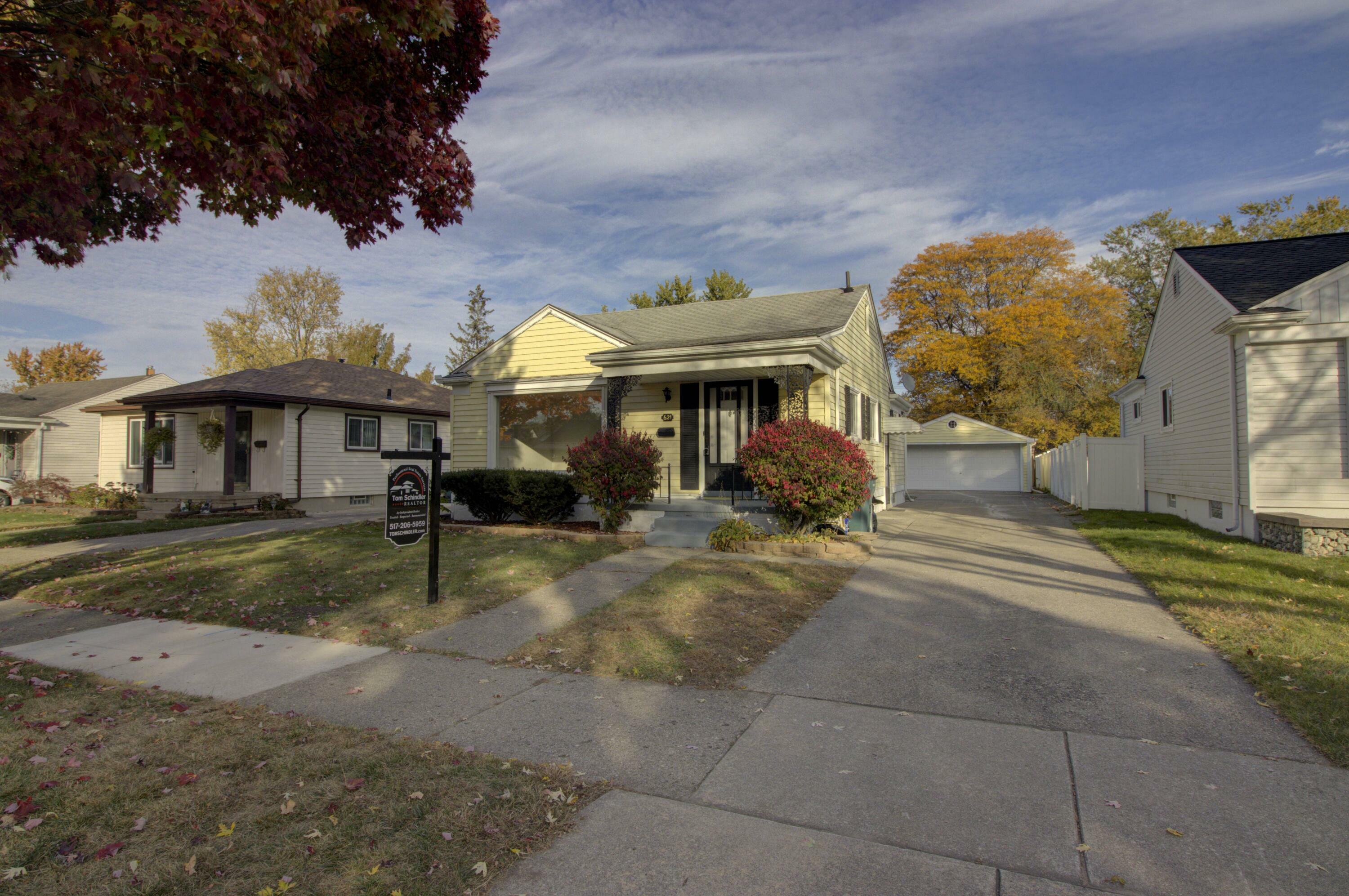 Property Photo:  621 S Manitou Avenue  MI 48017 