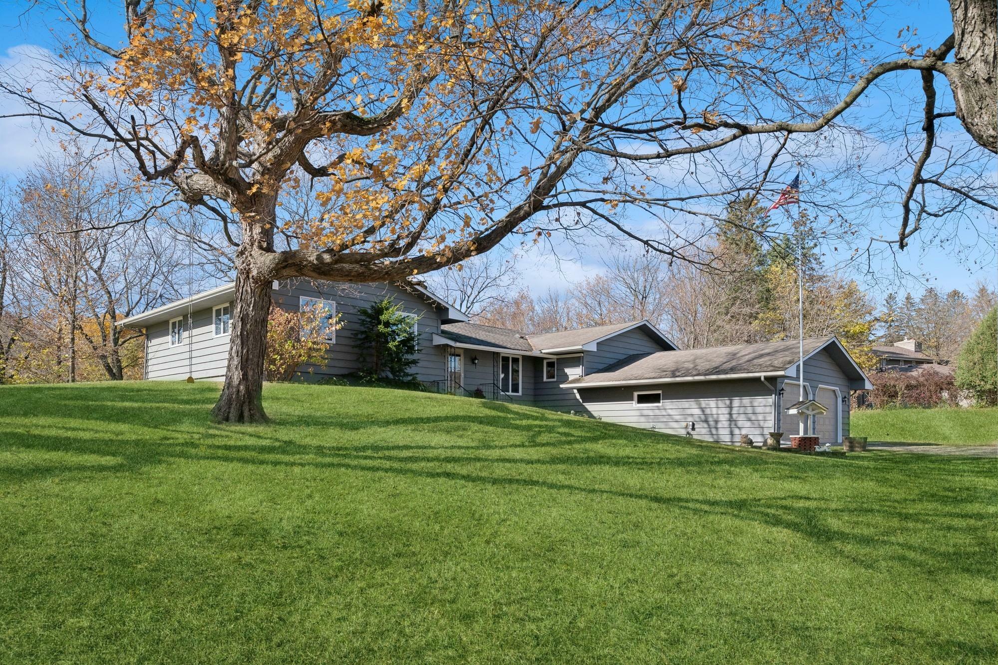 Property Photo:  1095 Jalger Avenue SE  MN 55313 