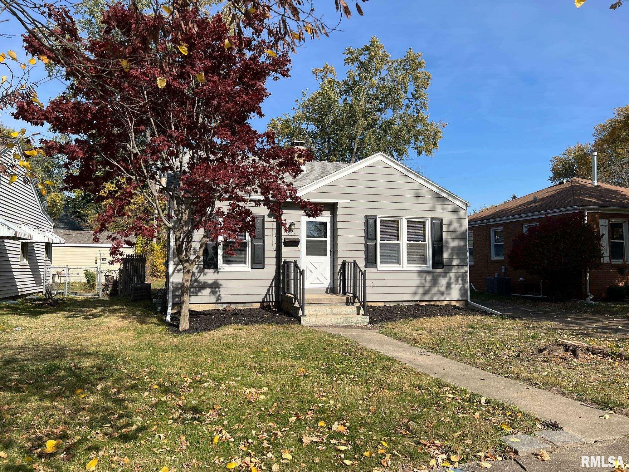 Property Photo:  813 E Willcox Avenue  IL 61603 