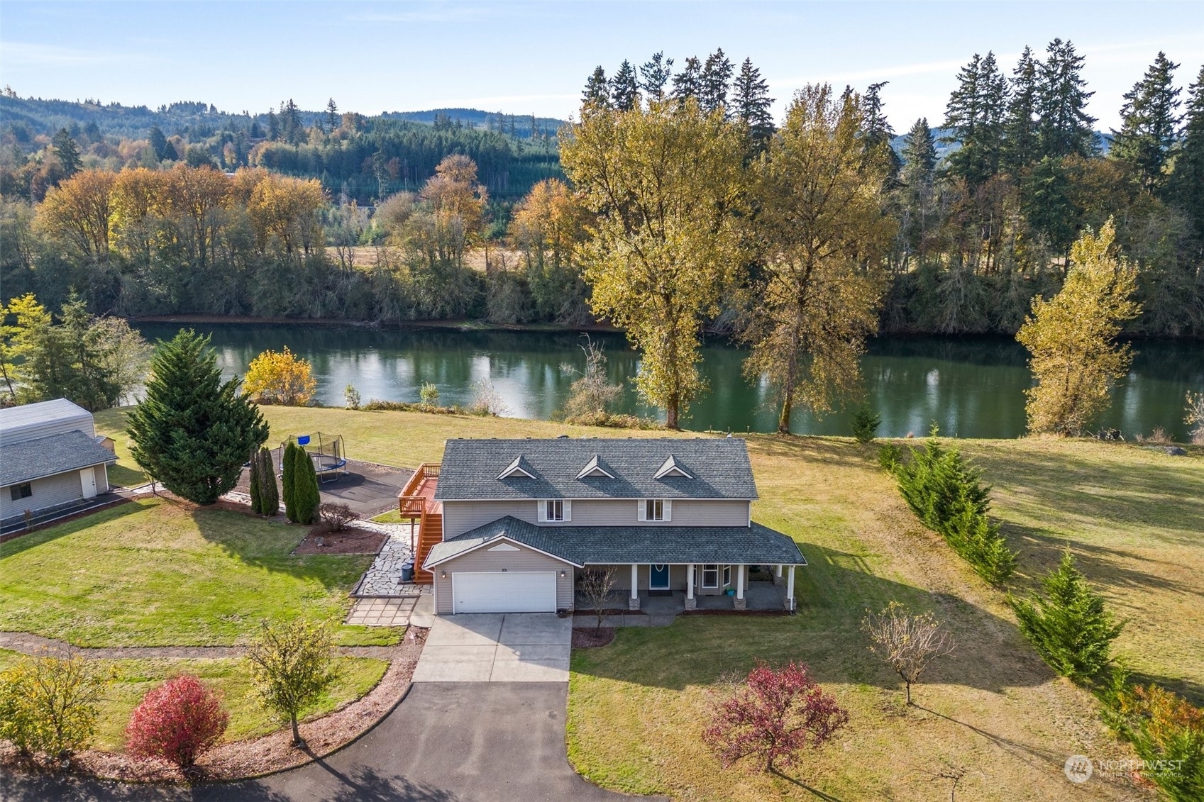 Property Photo:  231 Anchor Road  WA 98611 