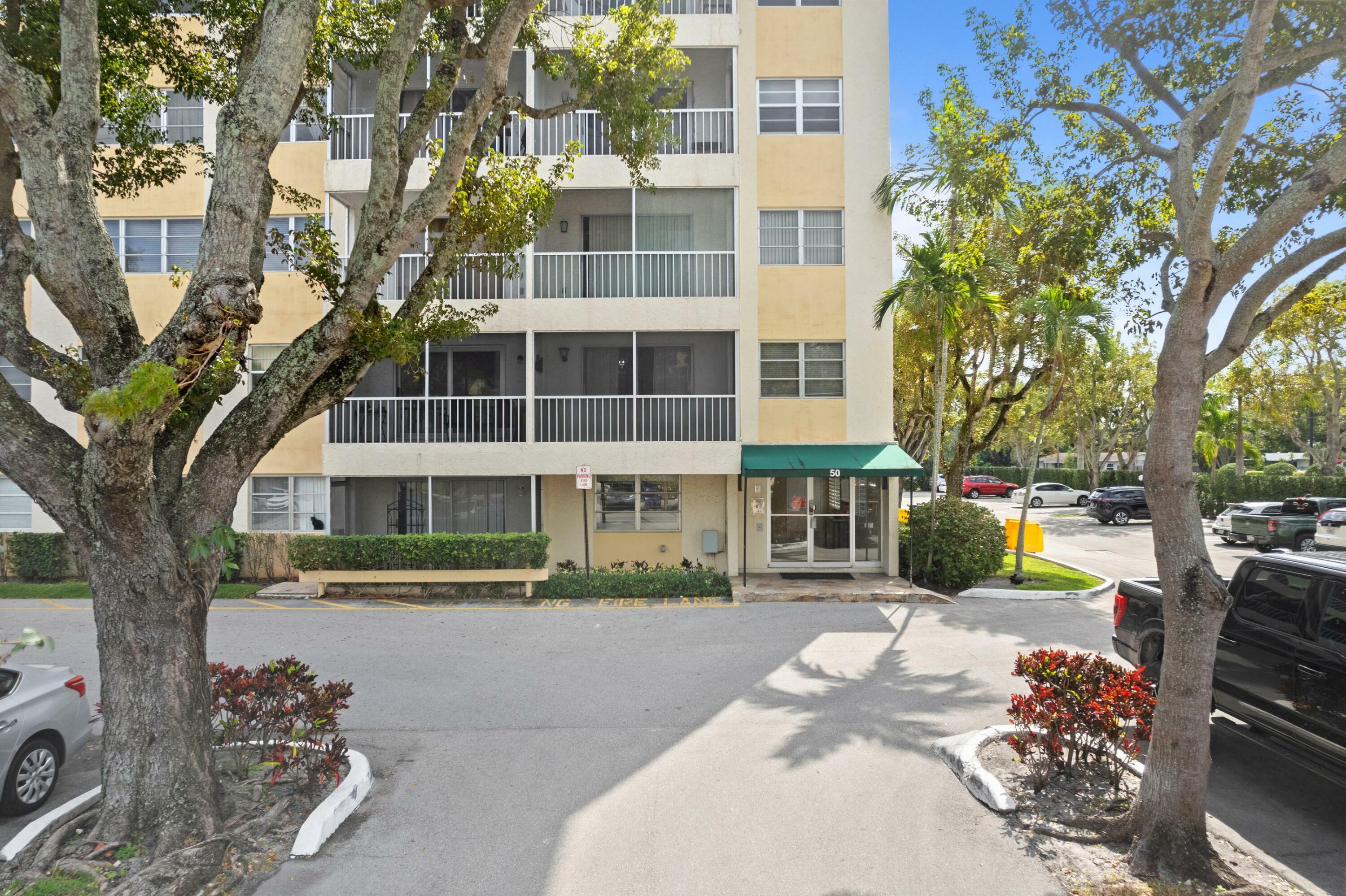 Property Photo:  50 SW 3rd Avenue 509  FL 33432 