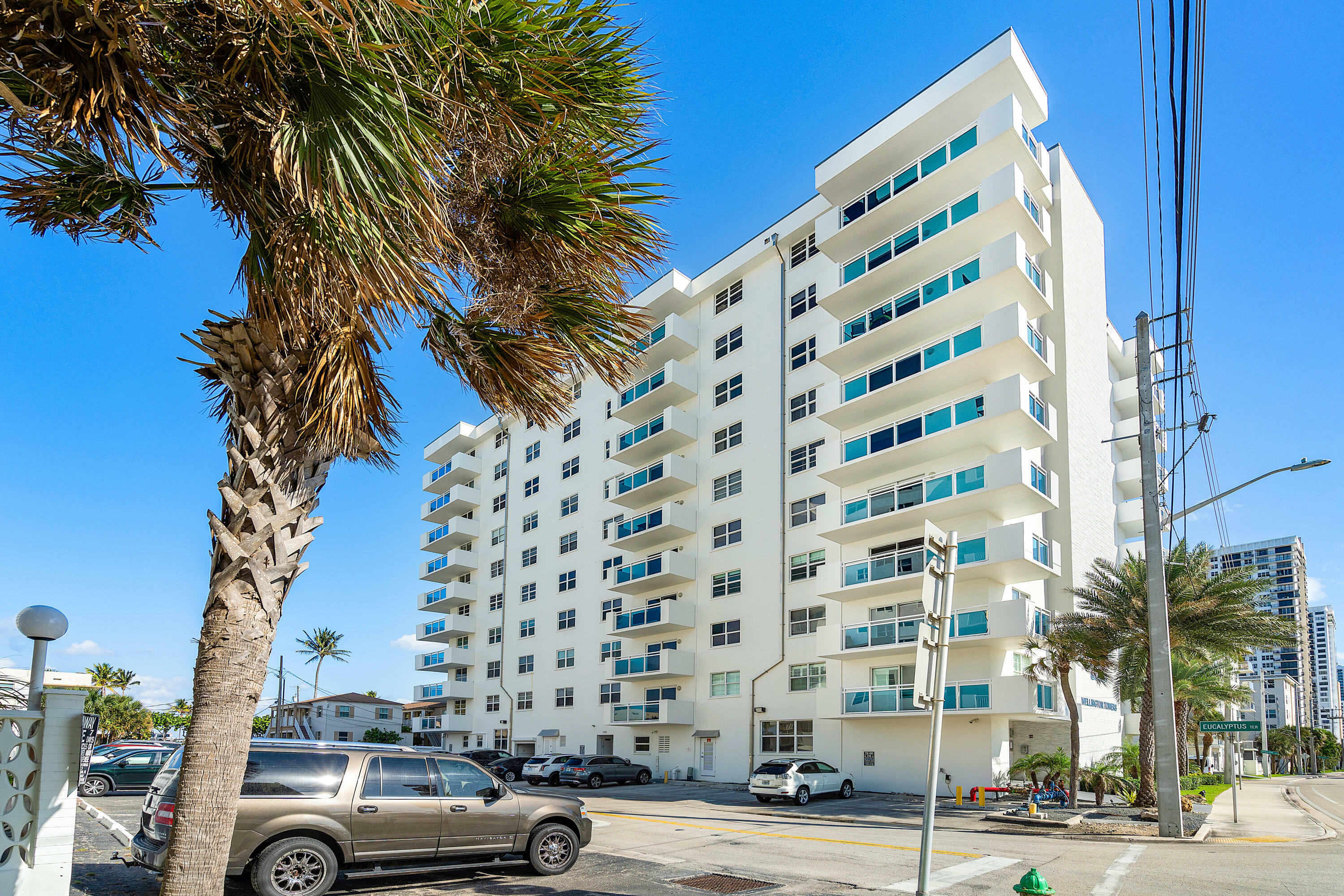 Property Photo:  1701 S Ocean Drive 903  FL 33019 