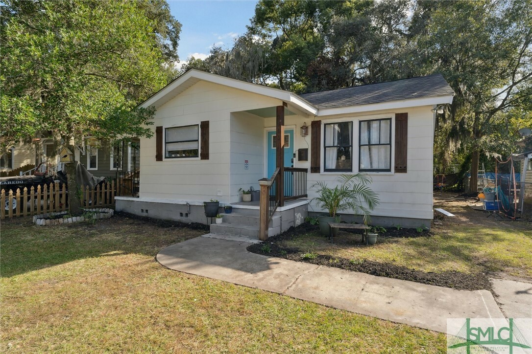 Property Photo:  2411 Alabama Avenue  GA 31404 