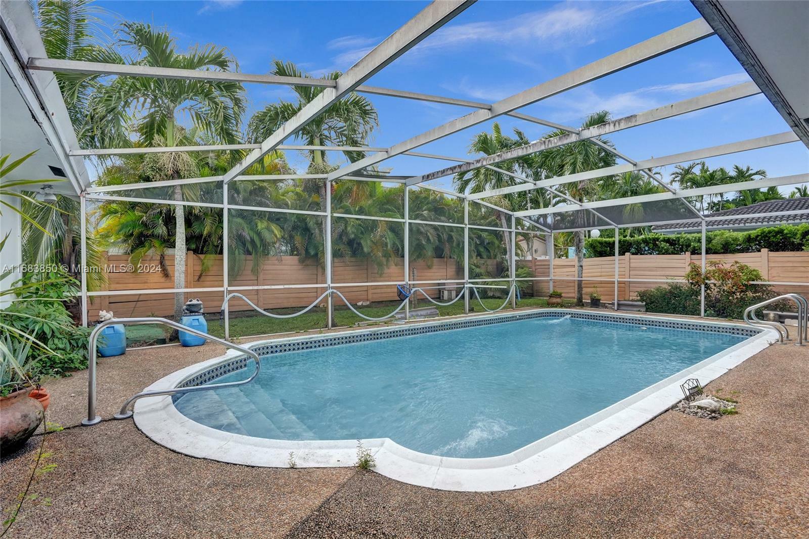 Property Photo:  3300 N Hills Dr  FL 33021 