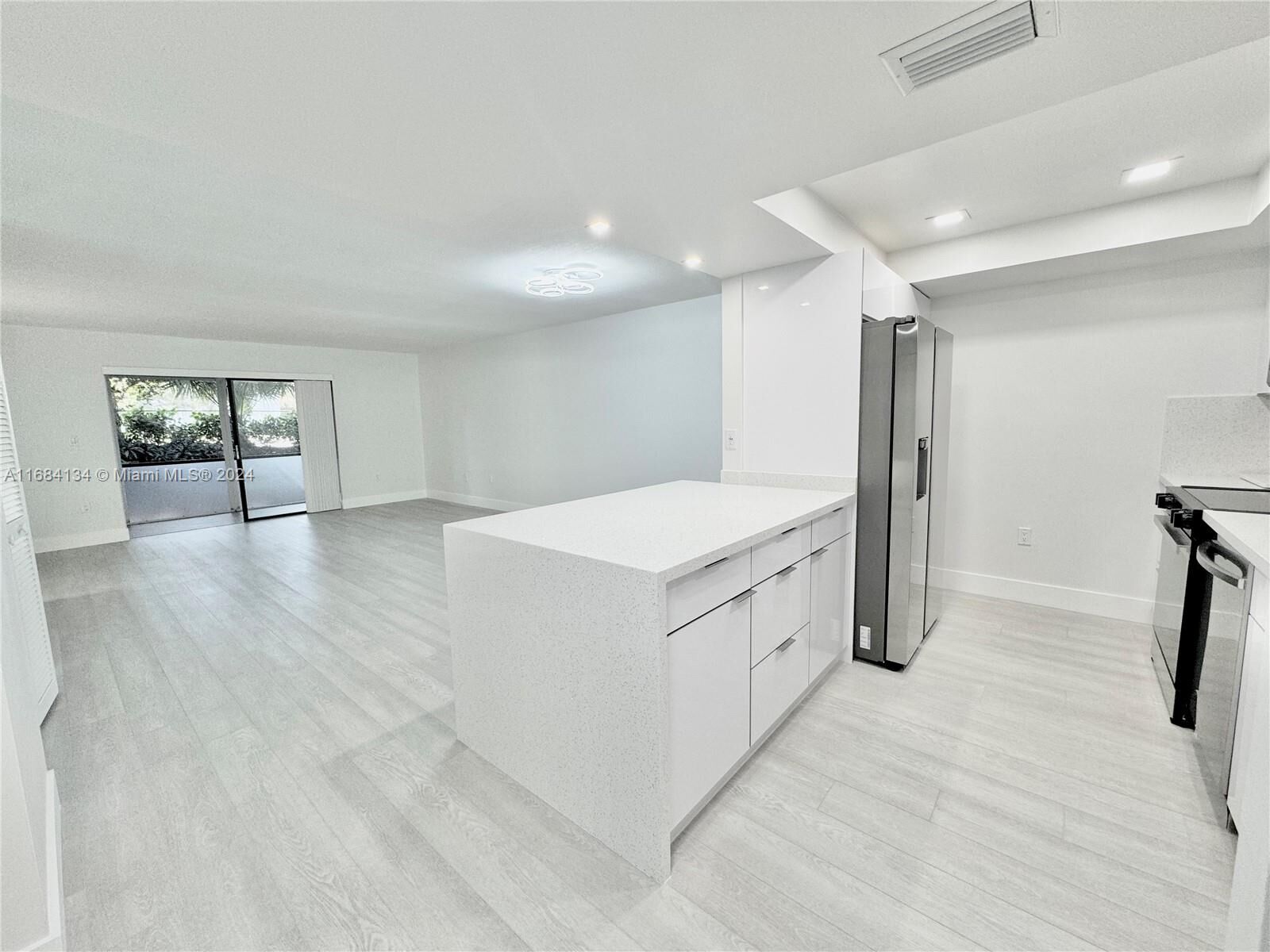 Property Photo: 8632 NW 34th Pl C101 FL 33351