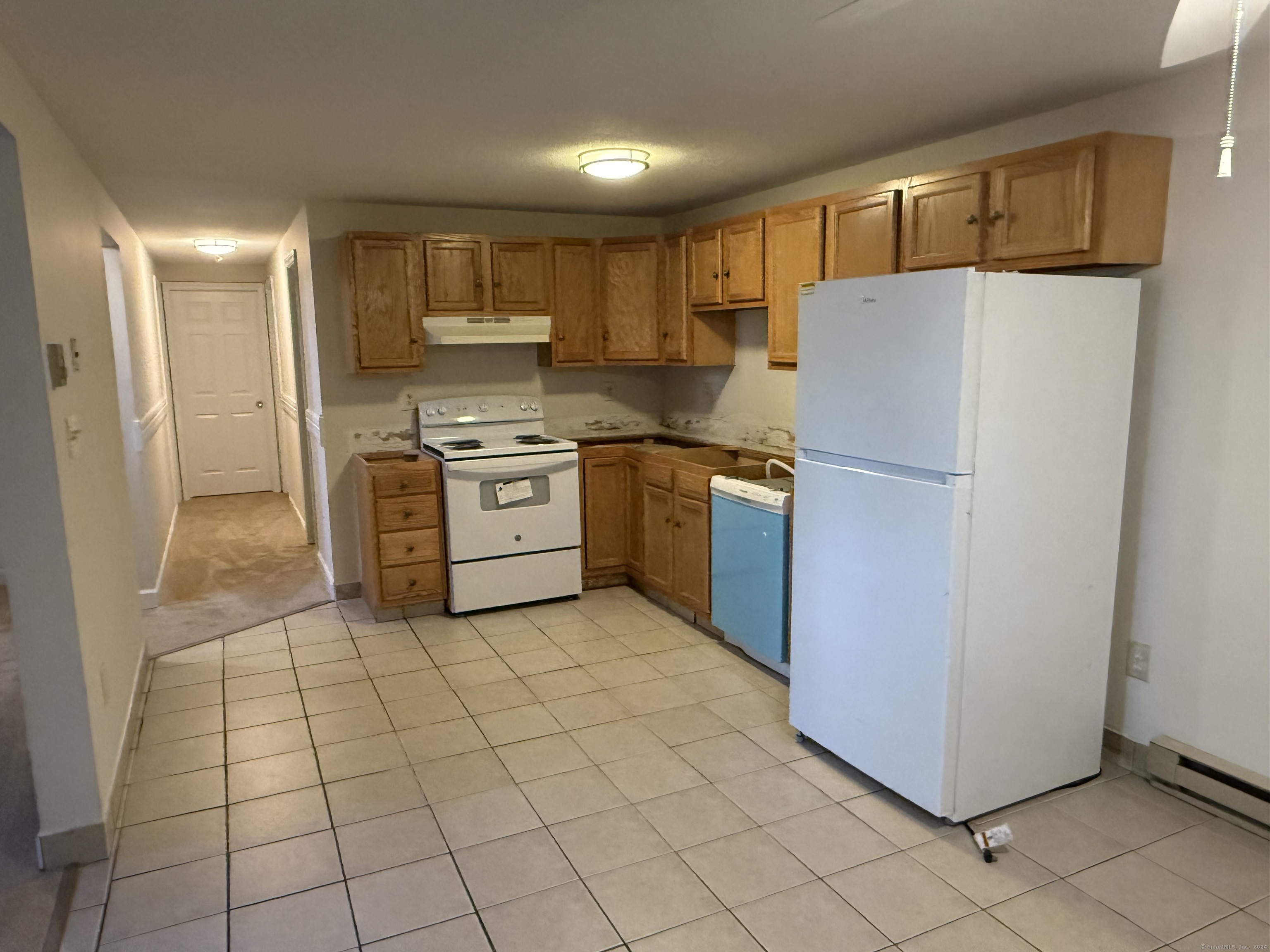 Property Photo:  26 Shirley Street Apt 6  CT 06708 