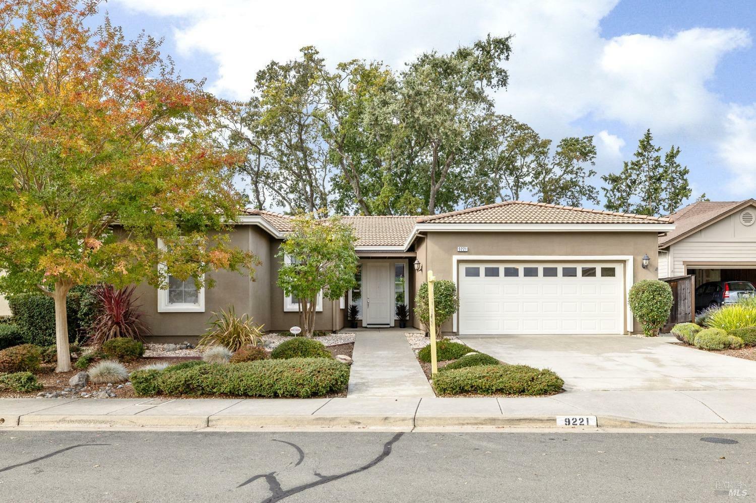 Property Photo:  9221 Oak Trail Circle  CA 95409 