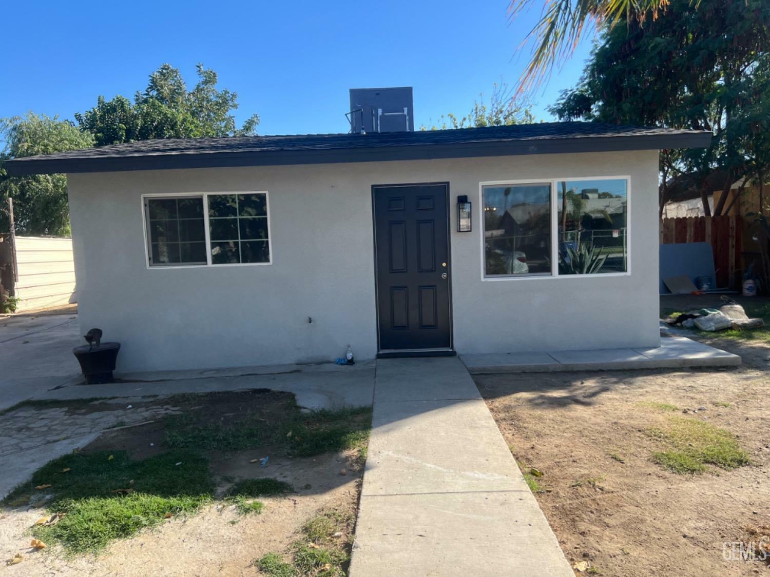 Property Photo:  810 Watts Drive  CA 93307 