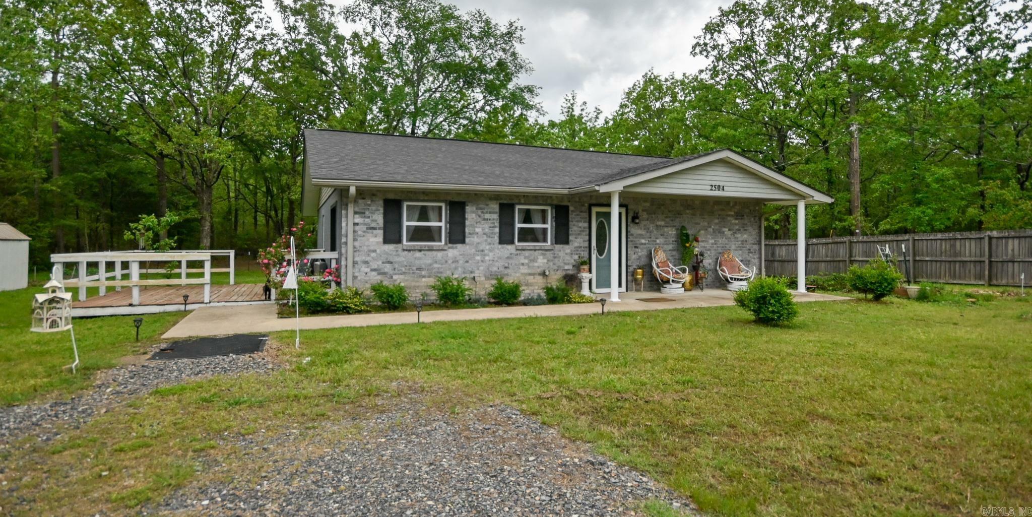 Property Photo: 2504 Sutherland Ave AR 71953-0000