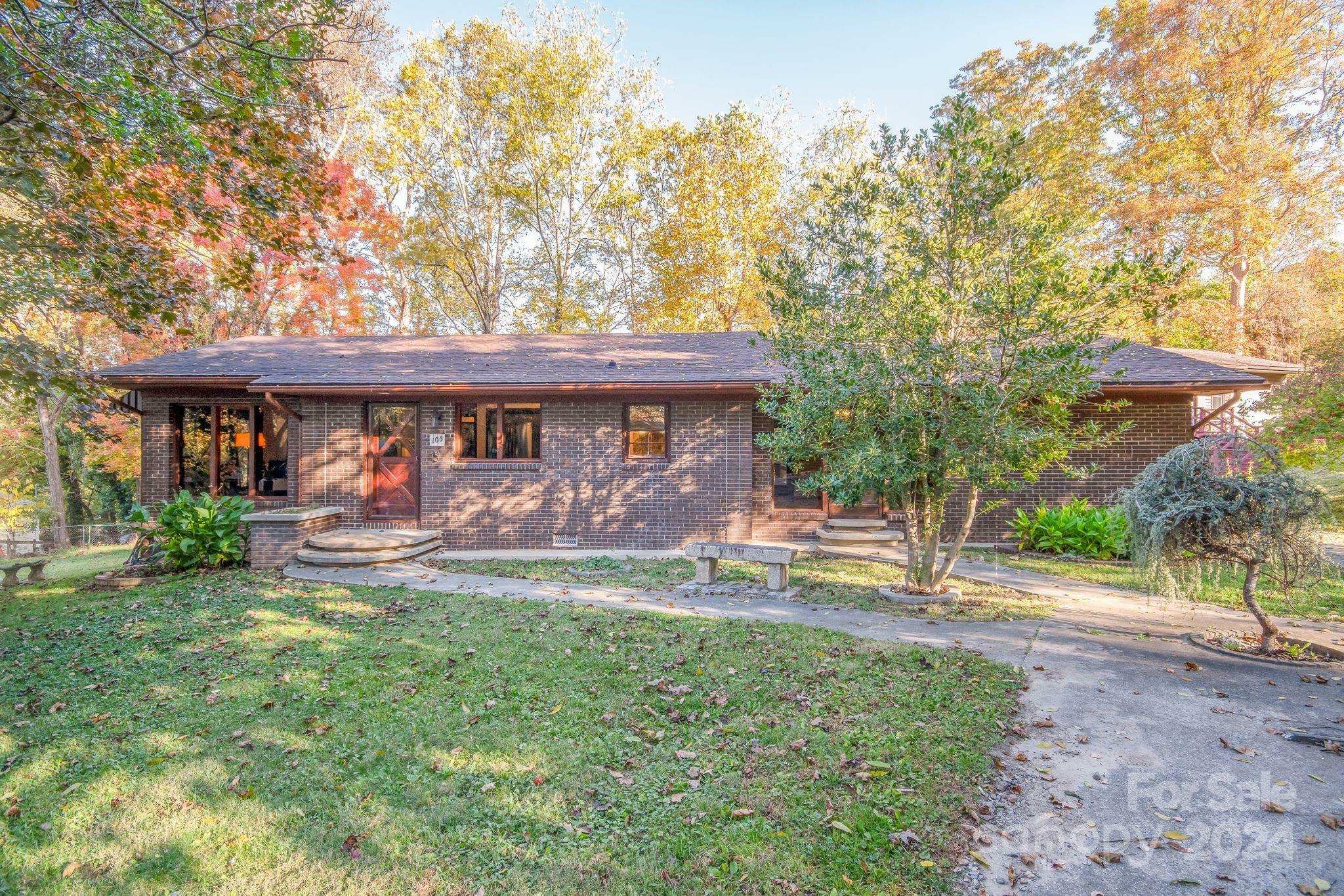 Property Photo:  105 Westview Avenue  NC 28711 