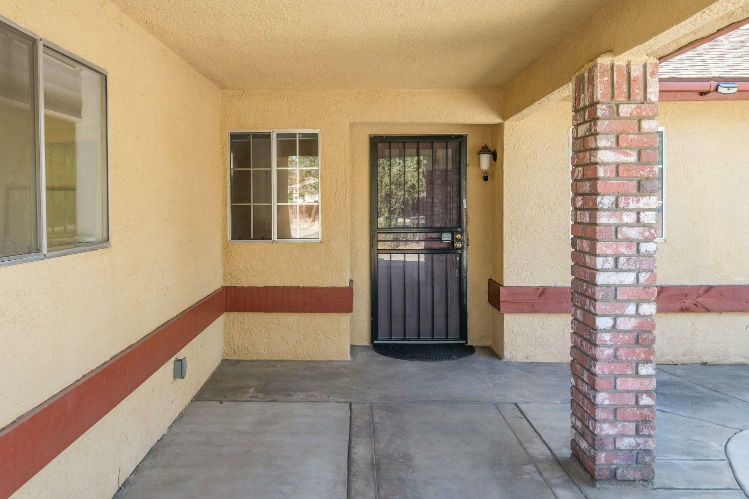 Property Photo:  5173 W Palo Alto Avenue  CA 93722 