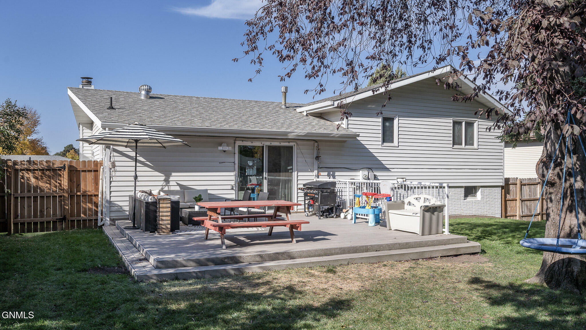 Property Photo:  1523 22nd Street  ND 58501 