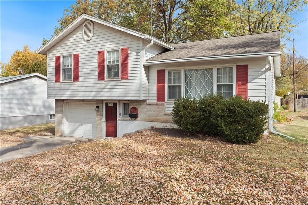Property Photo: 7225 Harris Avenue MO 64133