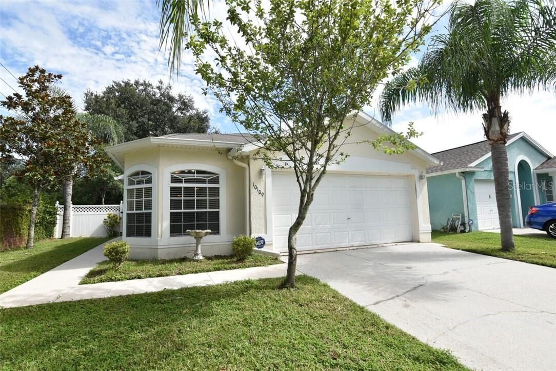 Property Photo: 10109 Cody Lane FL 32825