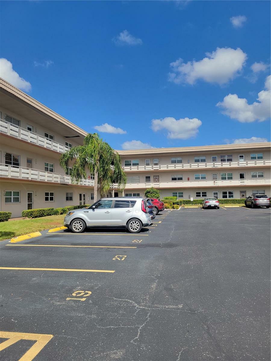 Property Photo: 5530 80th Street N D304 FL 33709