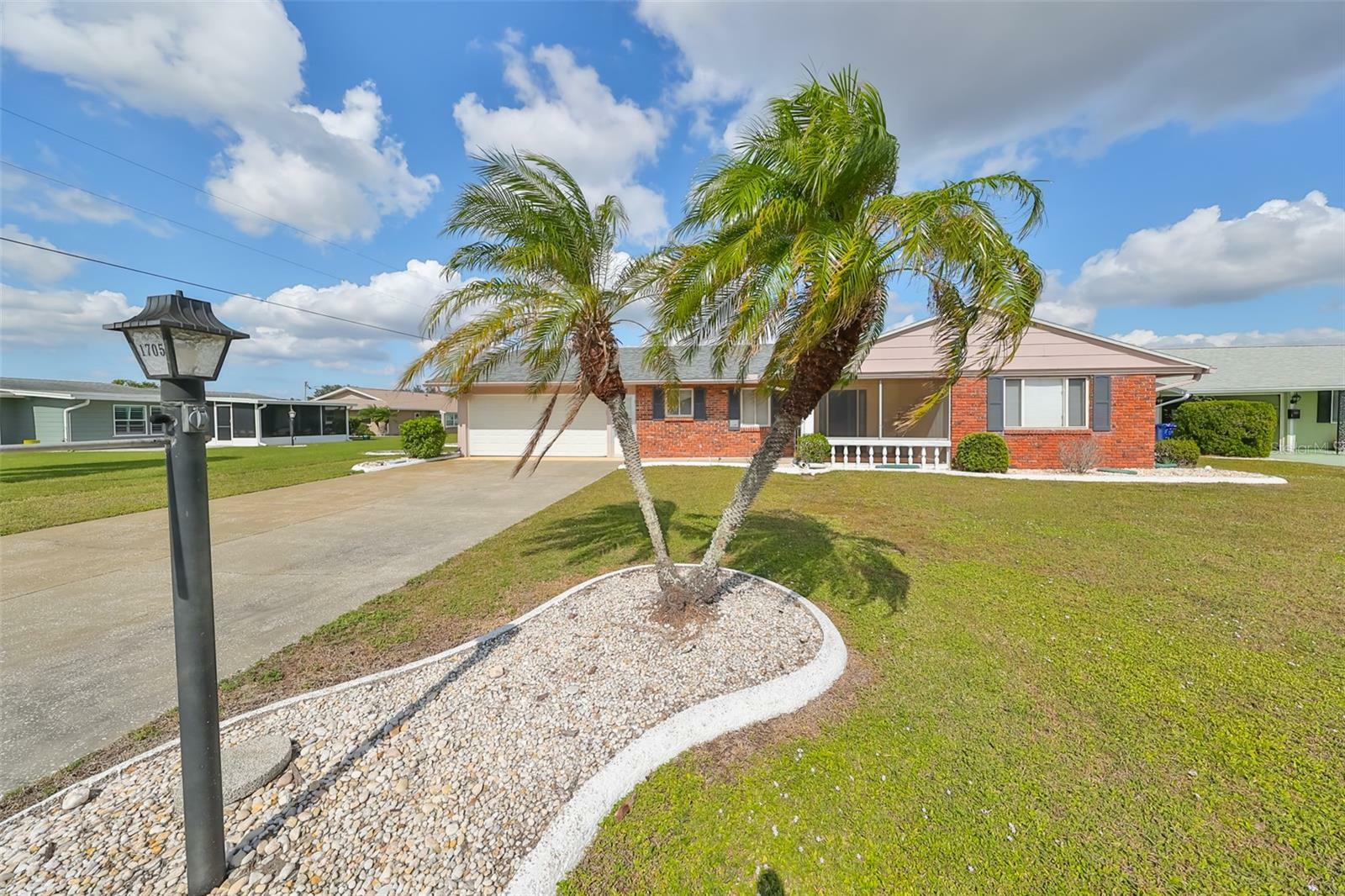 Property Photo:  1705 Bryn Mawr Avenue  FL 33573 