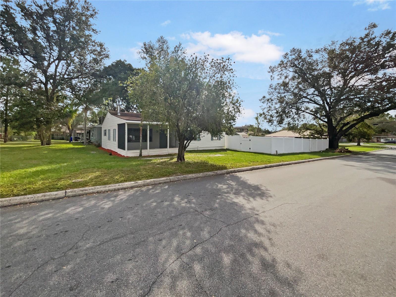 Property Photo: 303 Carleton Street FL 33803
