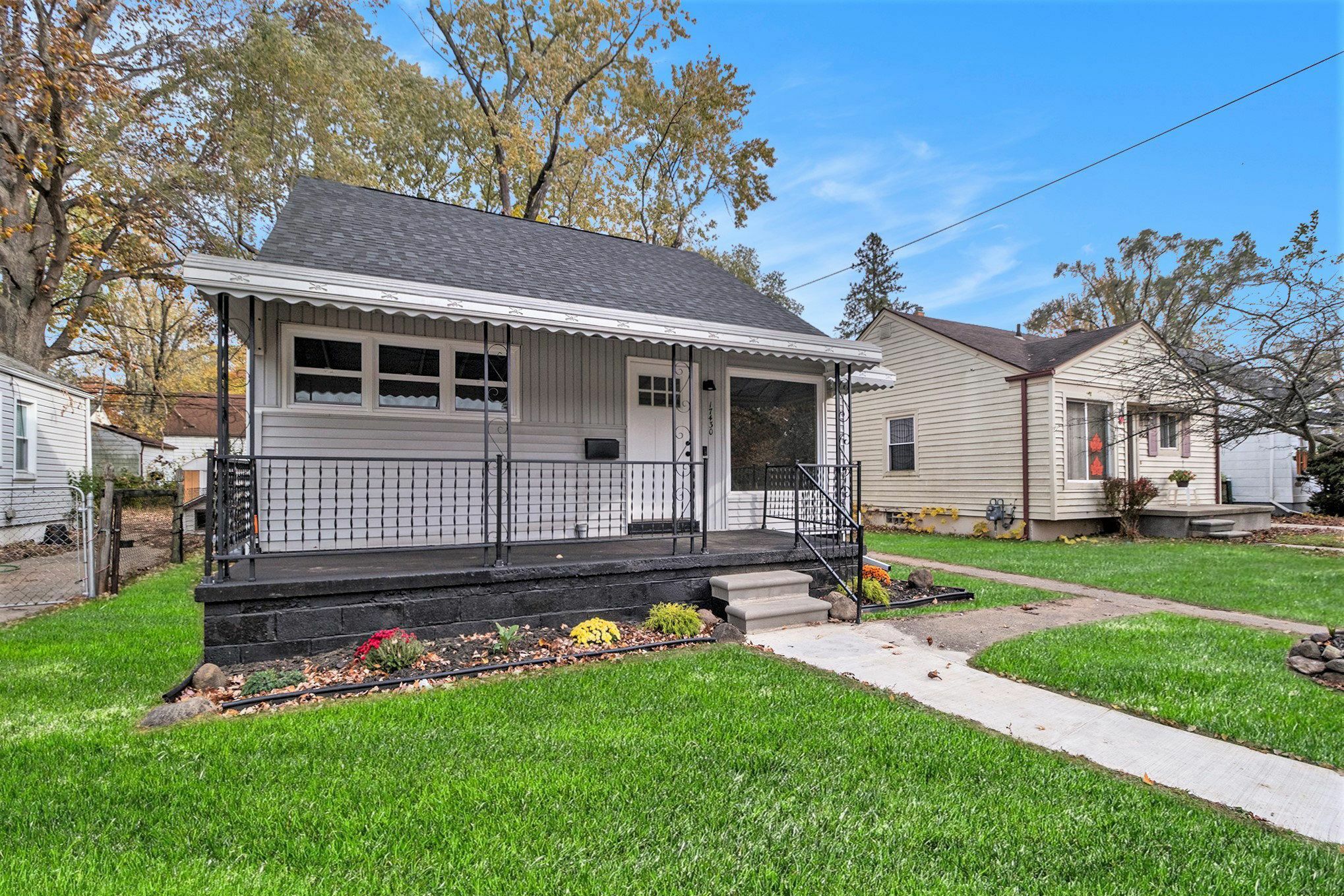 Property Photo:  17430 Garfield  MI 48240 2109 