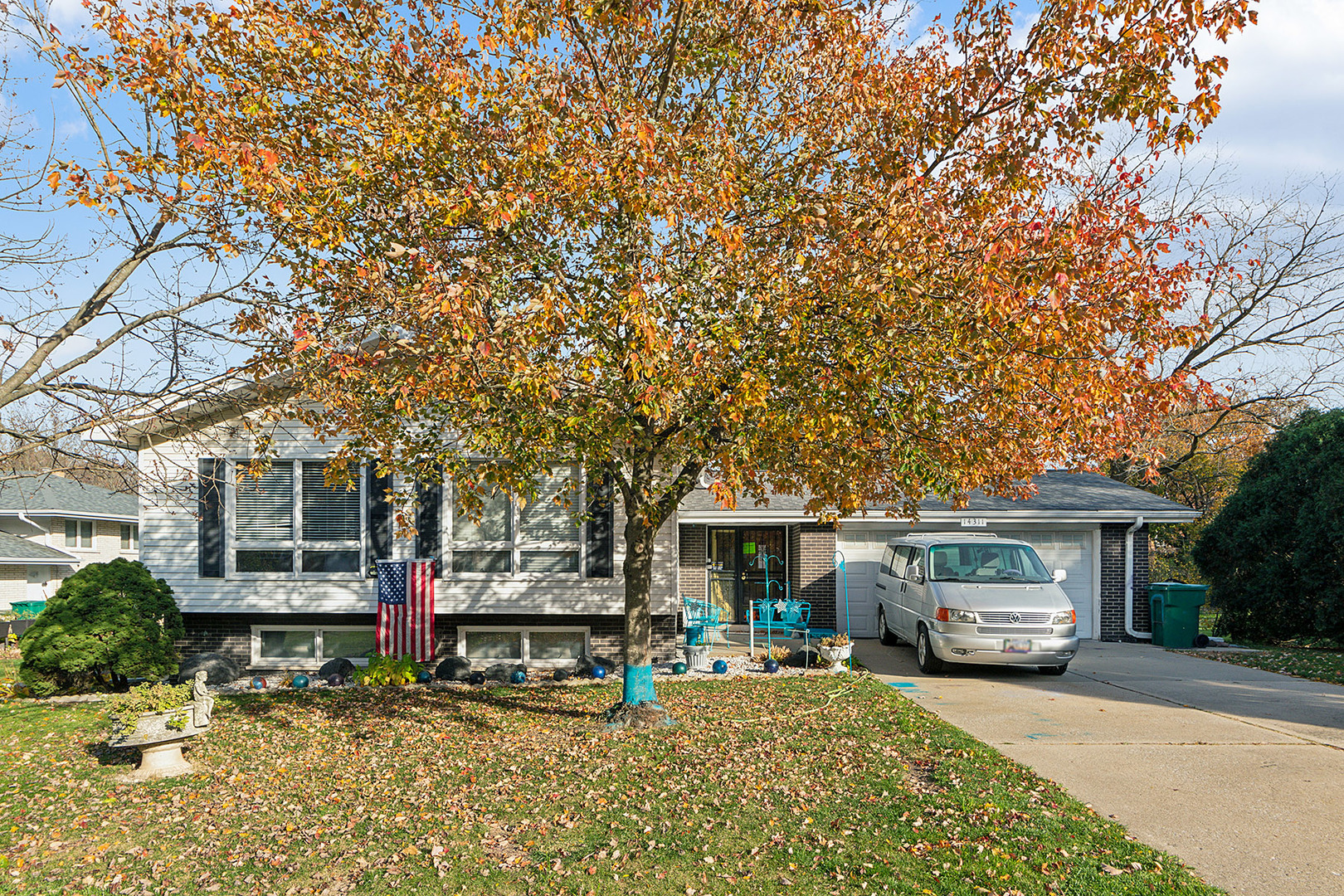 Property Photo:  14311 Ridge Avenue  IL 60462 