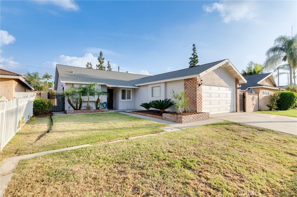 10640 Victoria Avenue  Whittier CA 90604 photo