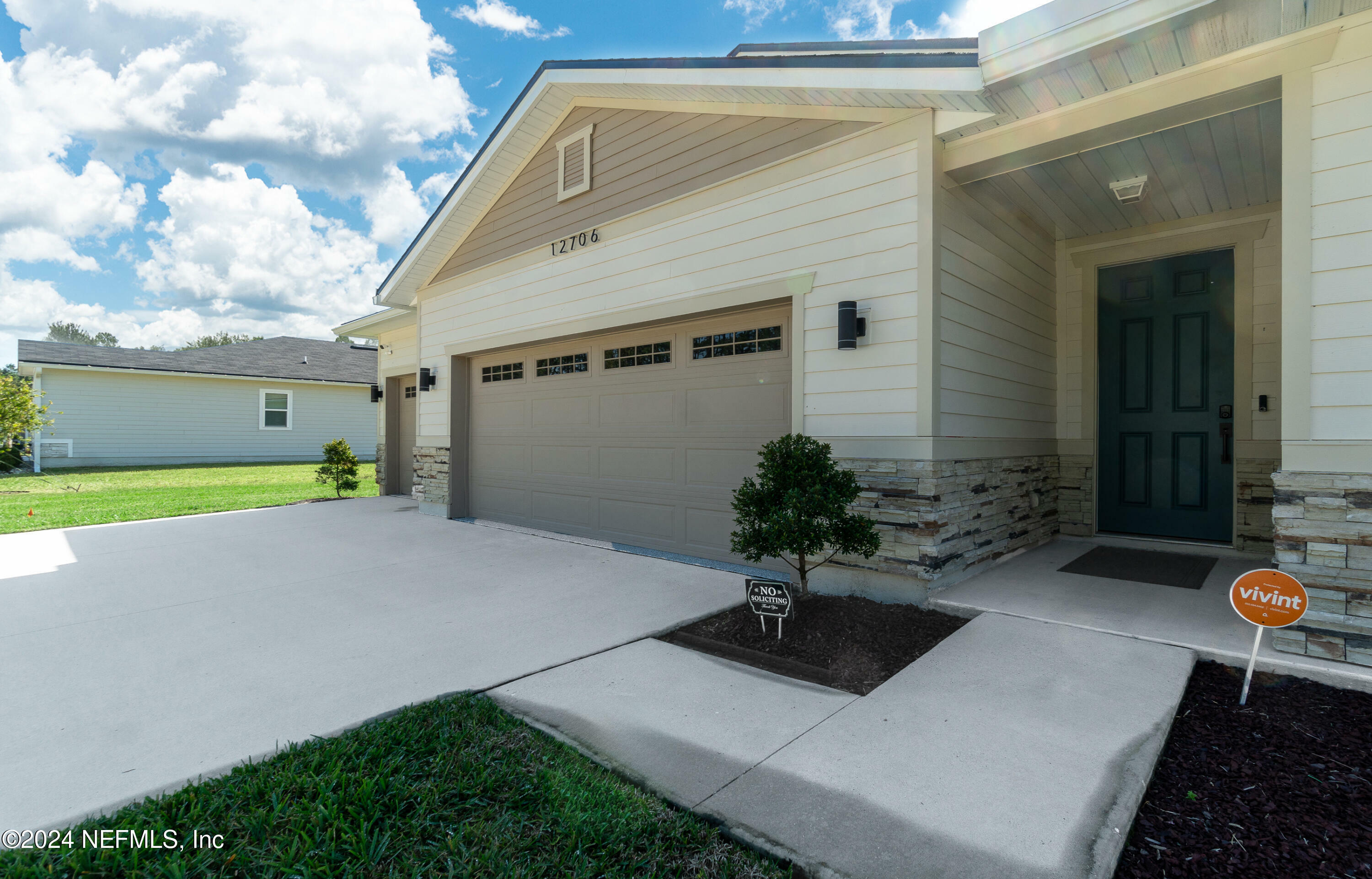 Property Photo:  12706 Green Meadow Drive  FL 32218 