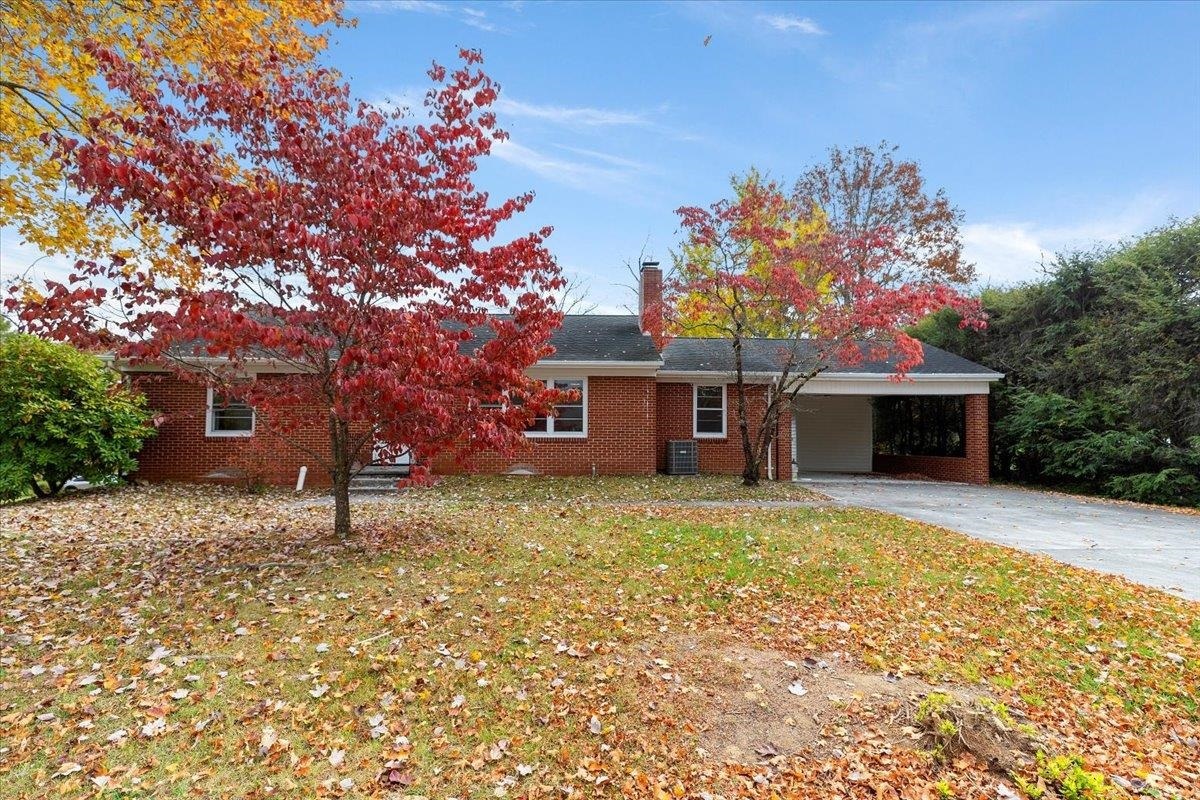 Property Photo:  303 Overlook Drive  VA 24060 