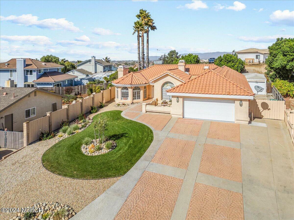 Property Photo:  1015 Butterfly Court  CA 93455 