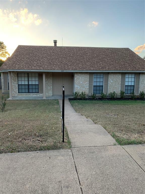 Property Photo:  424 Matterhorn Street  TX 75104 