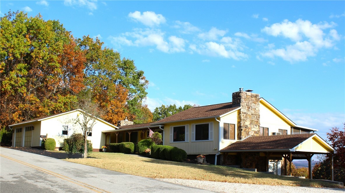 Property Photo: 18960 Coppermine Road AR 72756