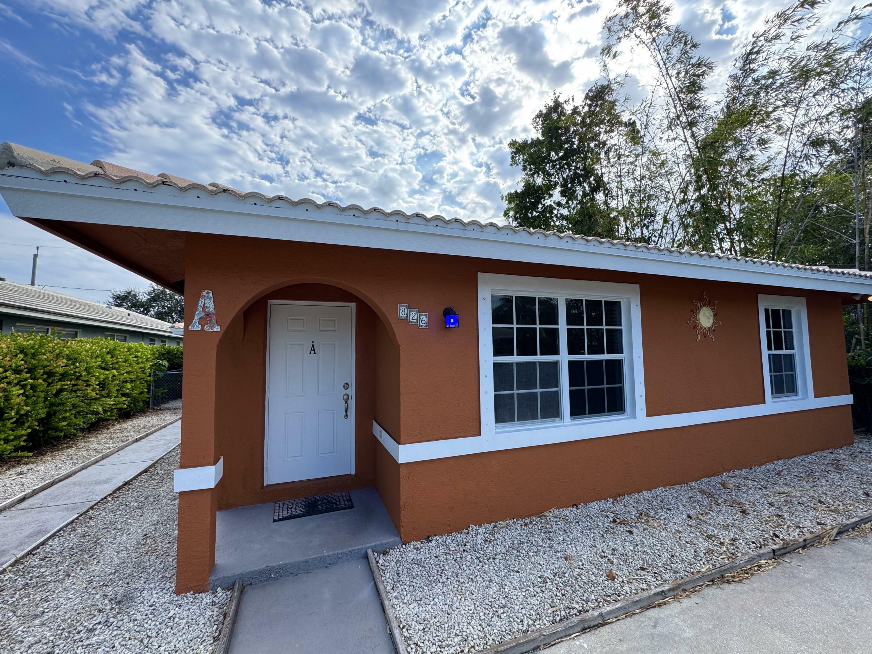 Property Photo:  826 N Federal Highway A  FL 33460 