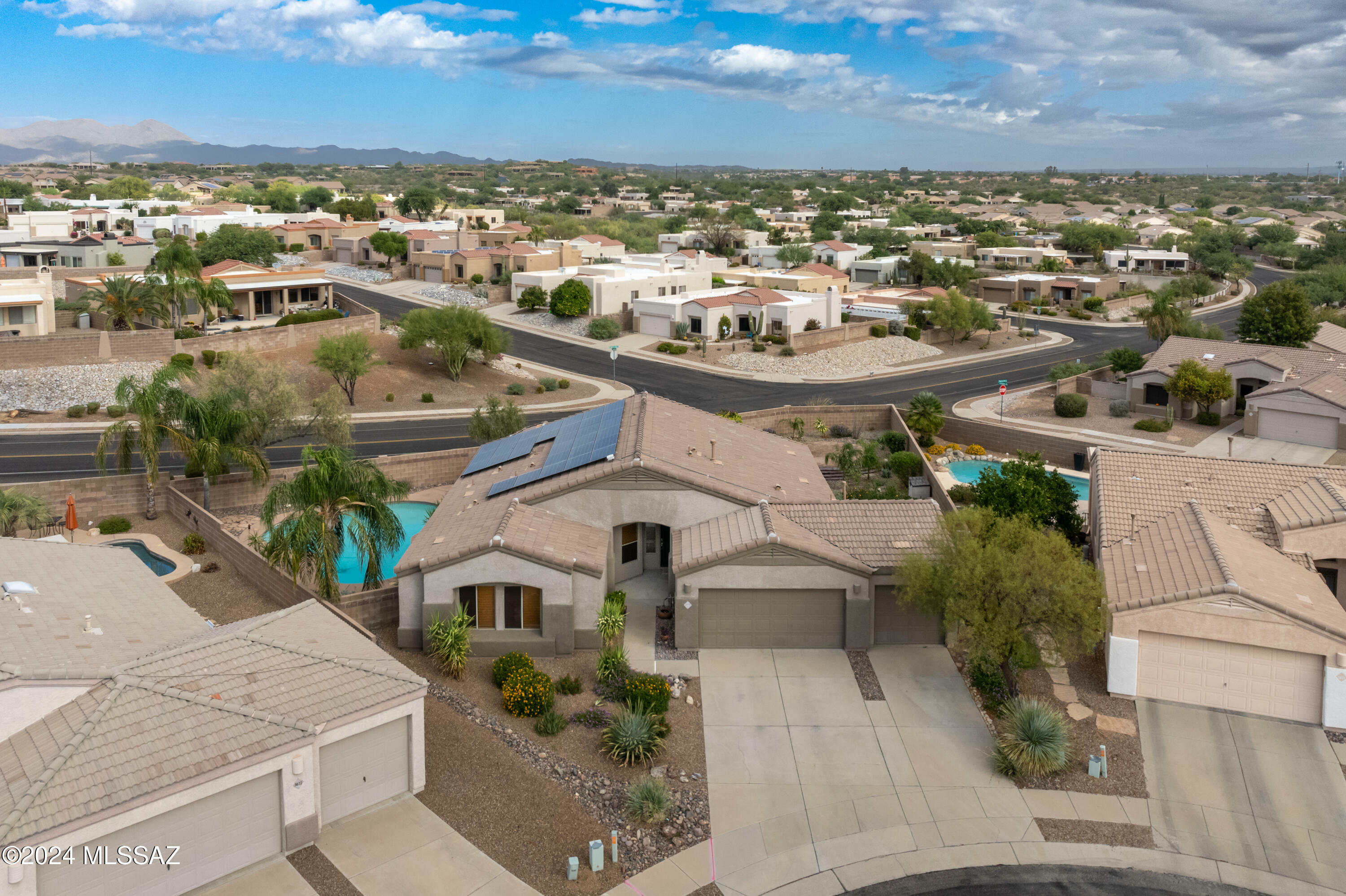 Property Photo:  11640 N Greys Court  AZ 85737 