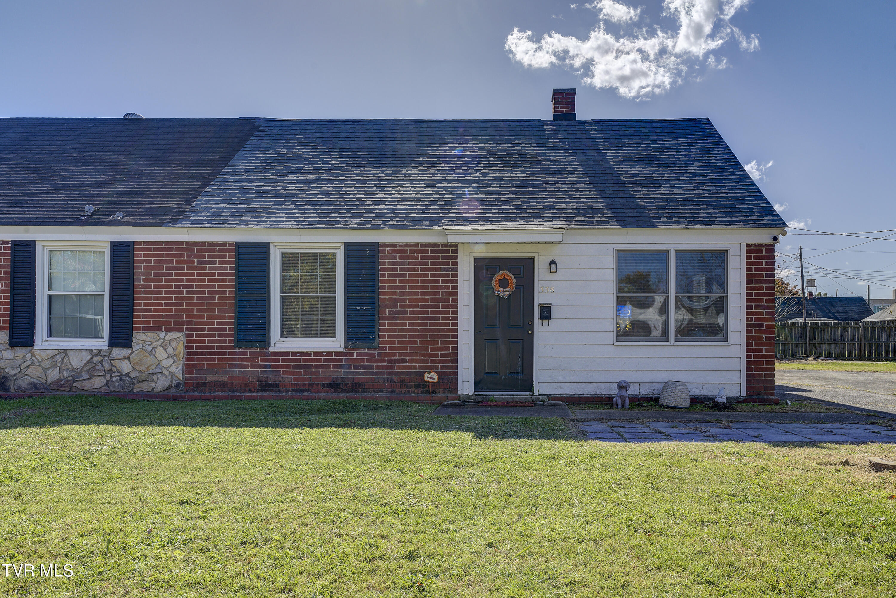 338 Cherokee Village Drive  Kingsport TN 37660 photo