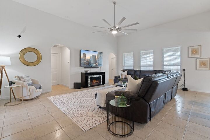 Property Photo: 1336 Twin Estates Drive TX 78640